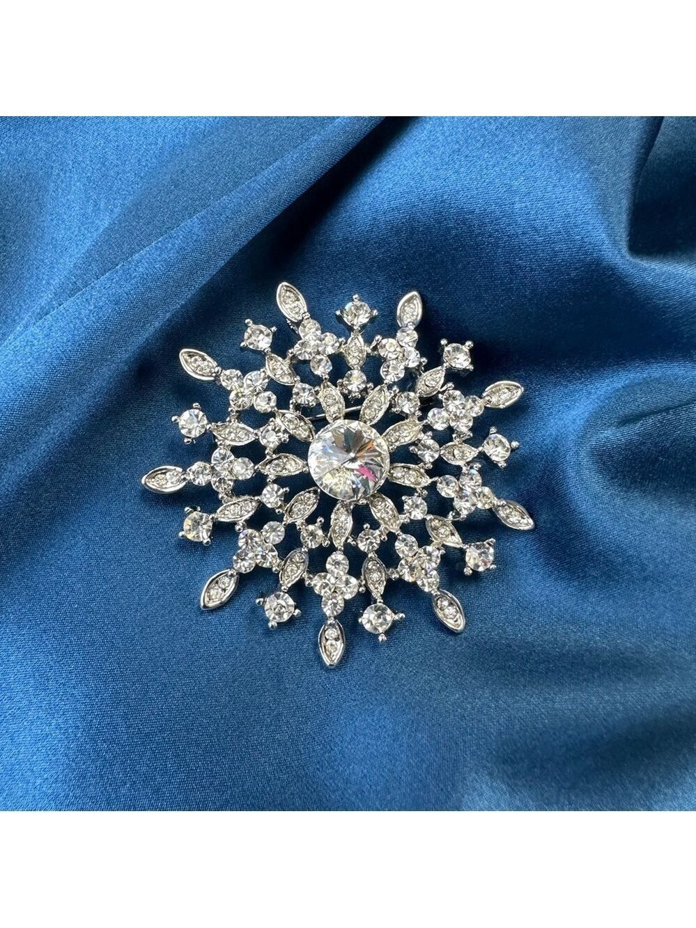 Starburst crystal brooch NEW